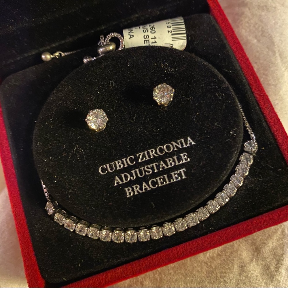 Bracelet and earring set